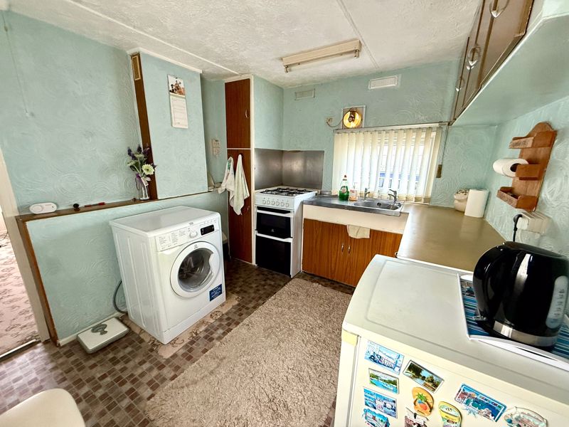 Folly Park High Street